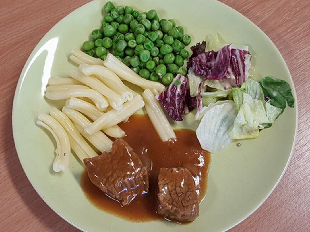 Täglich wird das Mittagessen in der KITA frisch zubereitet - Kinderkrippe Stärnschnuppe